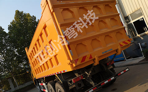 汽車(chē)車(chē)廂板設(shè)備是怎么生產(chǎn)出來(lái)的？有哪些優(yōu)勢(shì)？